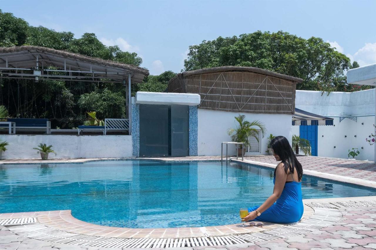Stayvista At Mango Trails With Swimming Pool Sikroda Экстерьер фото